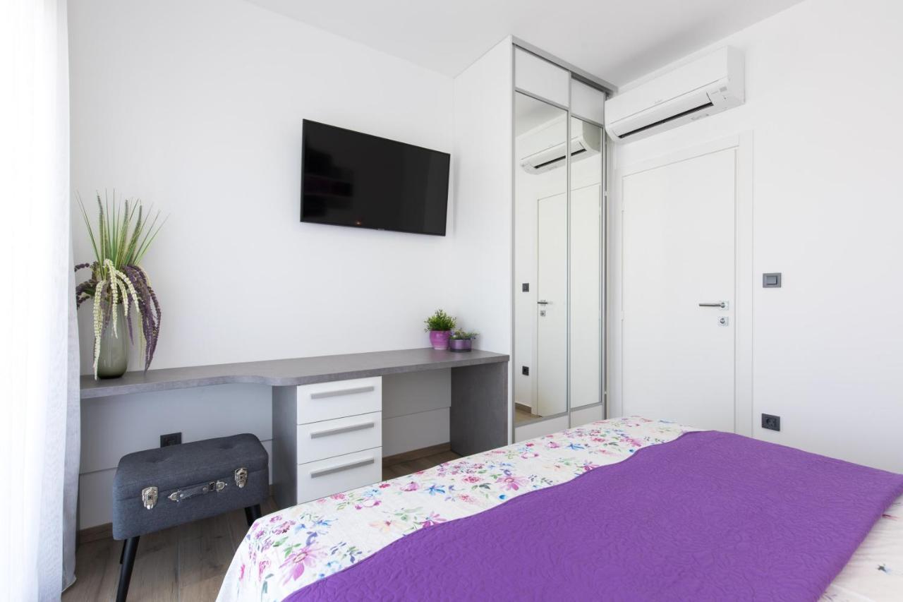 Villa Supernus With Heated Pool Baska  Bagian luar foto