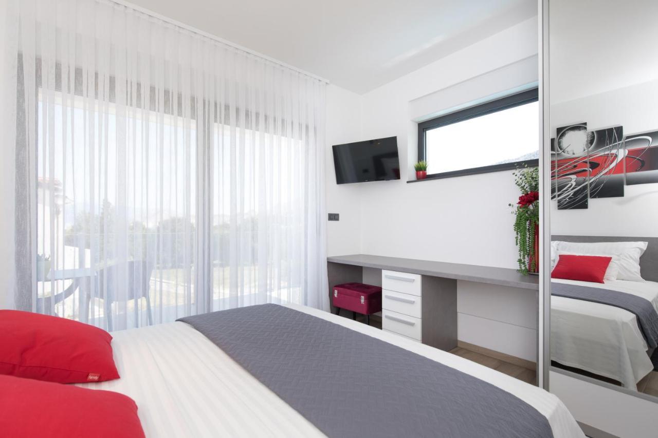 Villa Supernus With Heated Pool Baska  Bagian luar foto