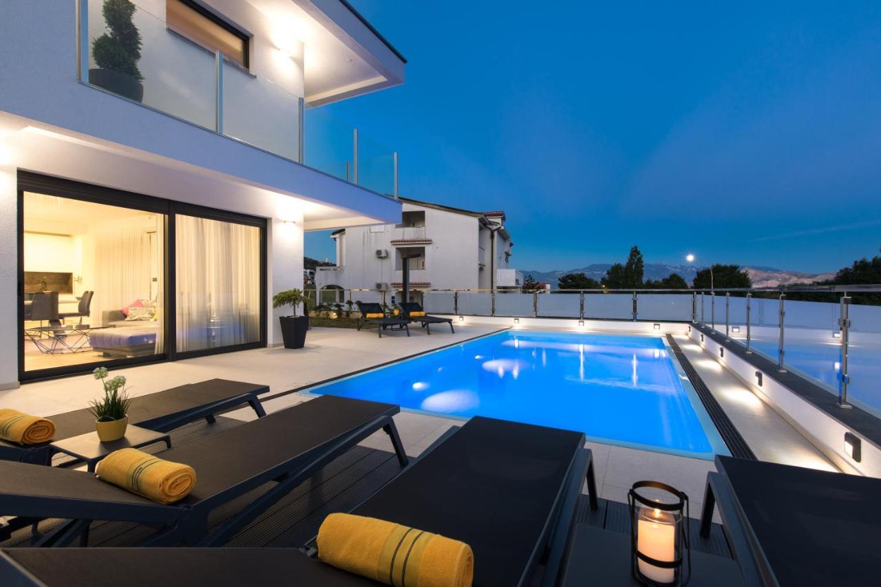 Villa Supernus With Heated Pool Baska  Bagian luar foto