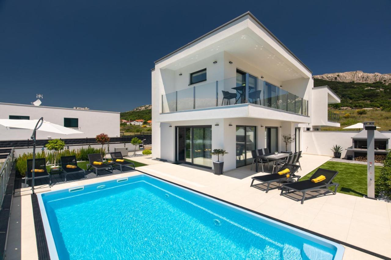 Villa Supernus With Heated Pool Baska  Bagian luar foto