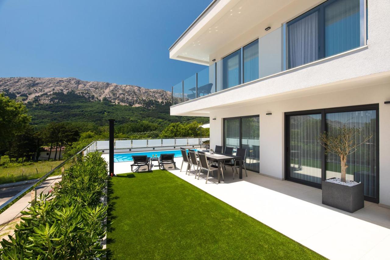 Villa Supernus With Heated Pool Baska  Bagian luar foto