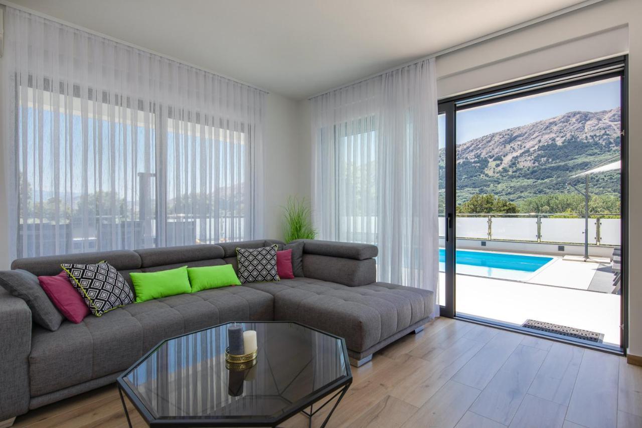 Villa Supernus With Heated Pool Baska  Bagian luar foto