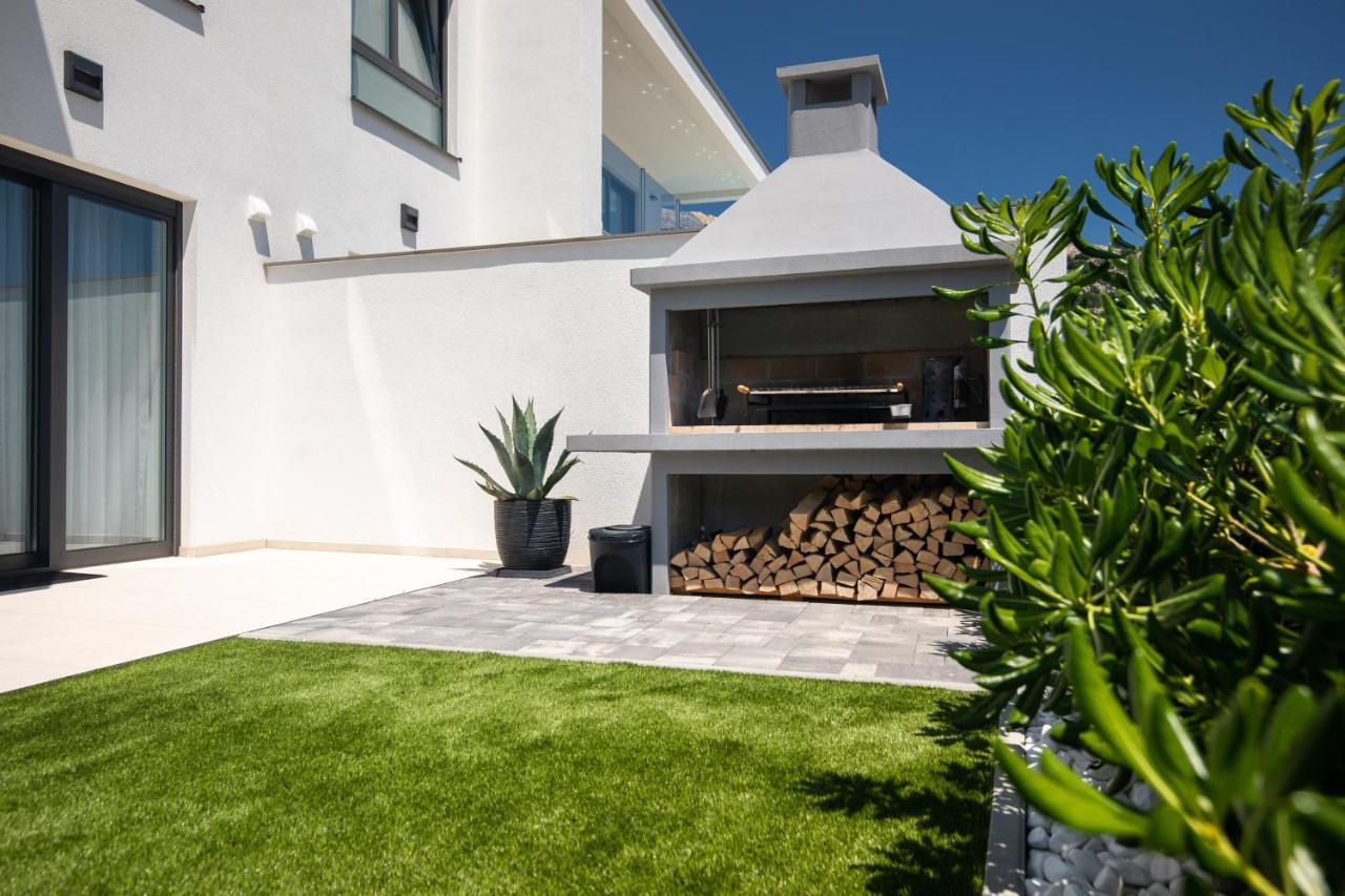Villa Supernus With Heated Pool Baska  Bagian luar foto